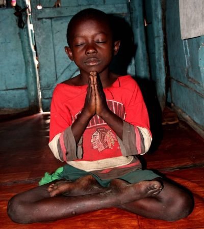 Fundación Yoga Pura Vida yoga y arteterapia para niños, niñas y adolescentes